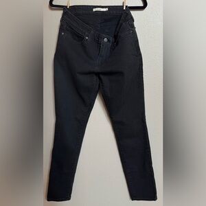 Levi midrise skinny jeans size 29